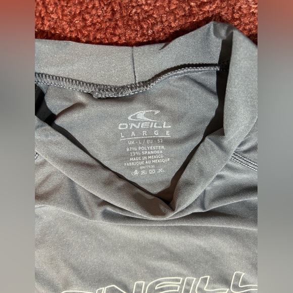 O'Neill Charcoal UV Protection Top - Picture 5 of 10